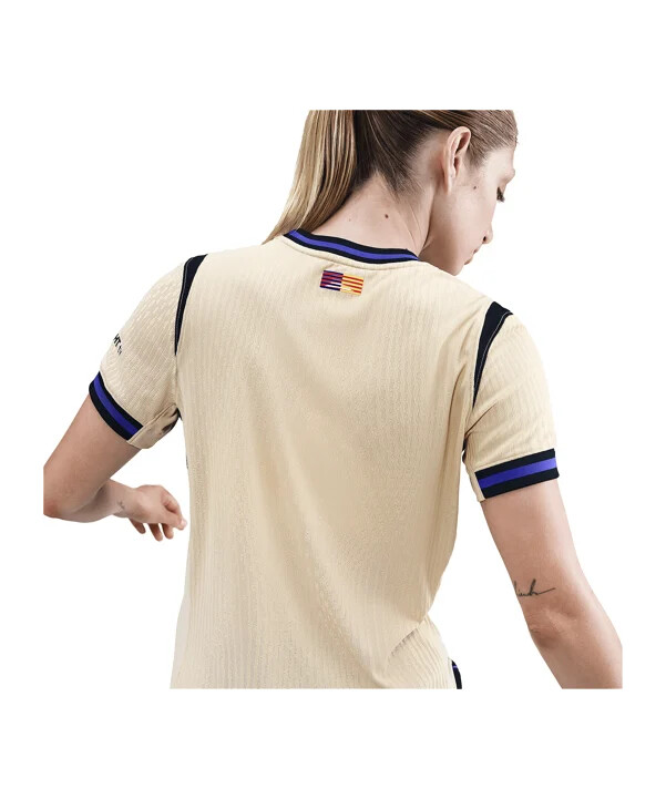 nike fc barcelona autentični gostujući dres 20252026 ženski zlatni f783