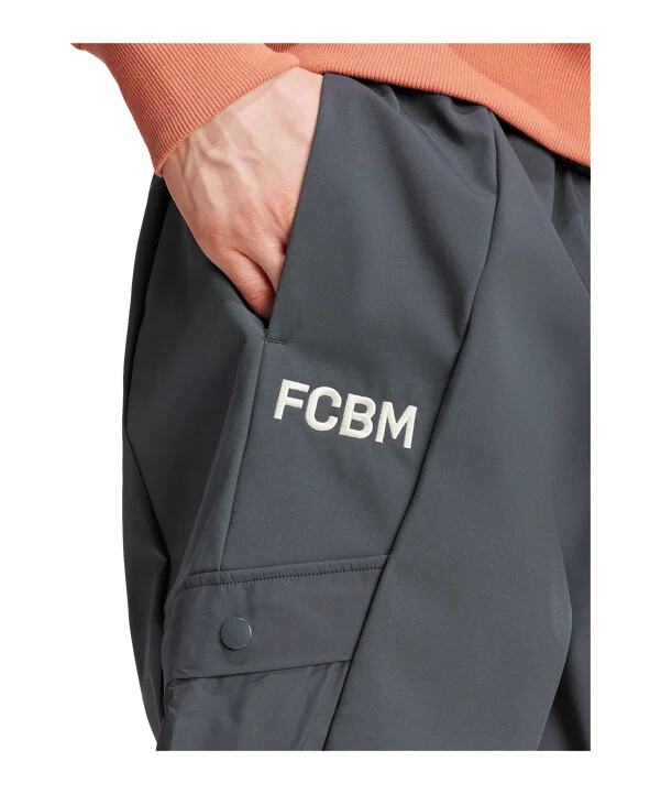 adidas fc bayern münchen szn hlače za trening sive