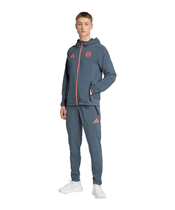 adidas fc bayern münchen tech putne hlače sive