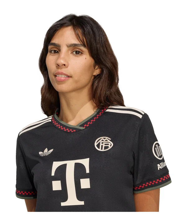 adidas fc bayern münchen skraćeni dres 3. 2025.2026. Ženski crni