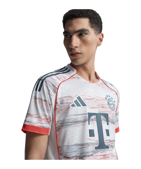adidas fc bayern münchen autentični gostujući dres 20252026 bijeli