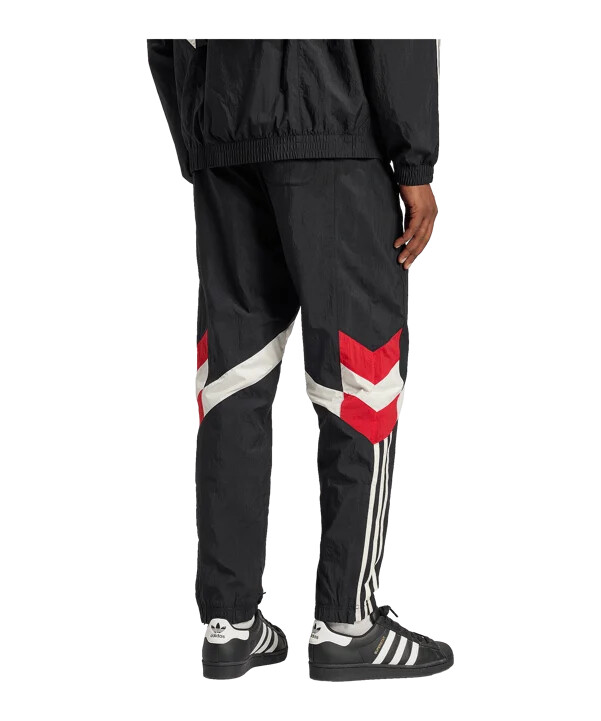 adidas originals manchester united trenirke crne
