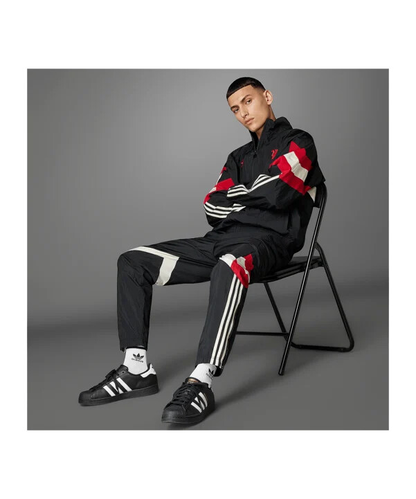 adidas originals manchester united trenirke crne