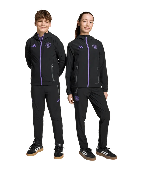 adidas manchester united vis tech travel hlače za trčanje za djecu crne boje
