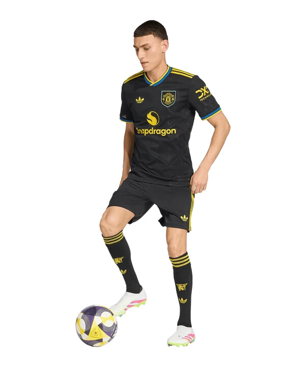 adidas manchester united kratke hlače 3rd 20252026 crne