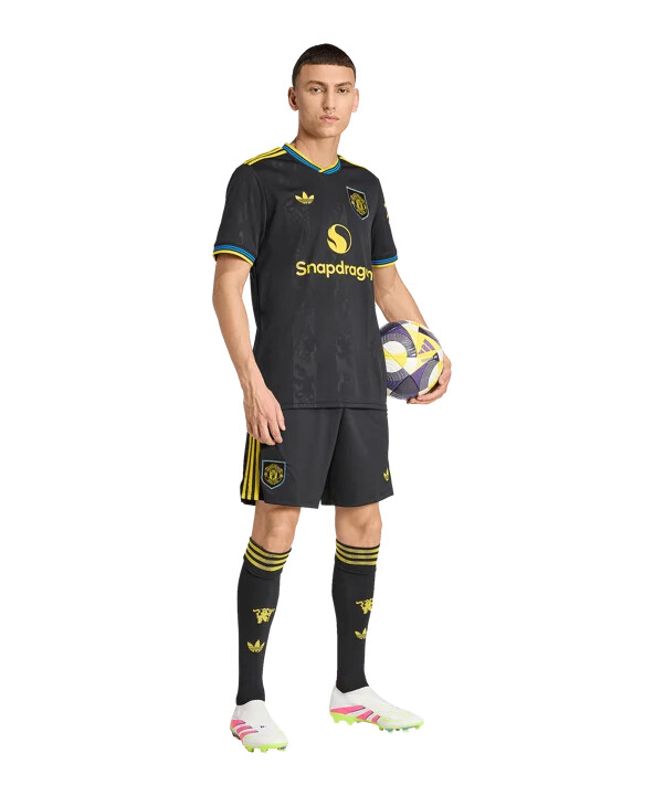 adidas manchester united kratke hlače 3rd 20252026 crne