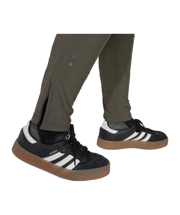 adidas real madrid vis tech travel hlače za trčanje za djecu sive