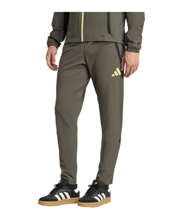 adidas real madrid vis tech travel hlače za trčanje sive