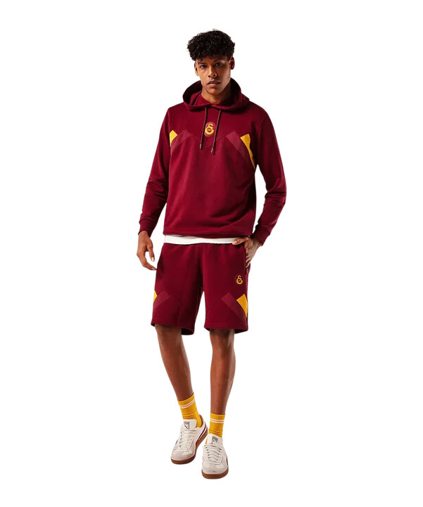crvene kratke hlače galatasaray istanbul
