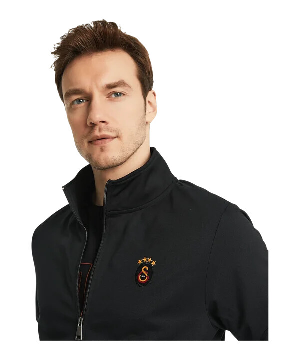 crna trenirka galatasaray istanbul